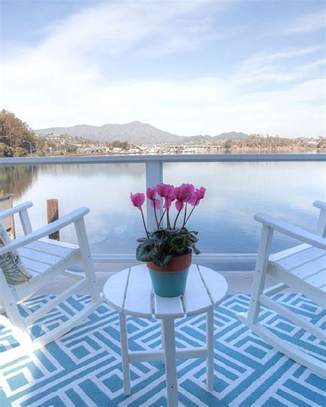 10 Best Houseboat Rentals - Unique Houseboats You Can Rent