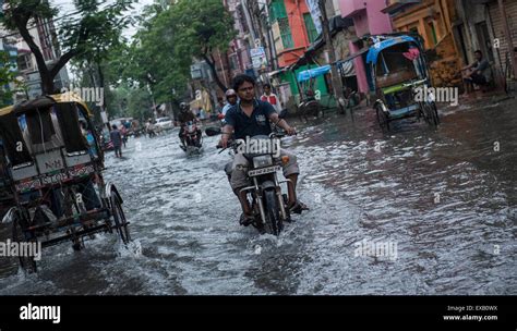 Kolkata Indian State West Bengal 10th July 2015 Indian Commuters