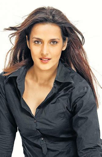 Tulip Joshi Hot Pics Photos Wallpapers