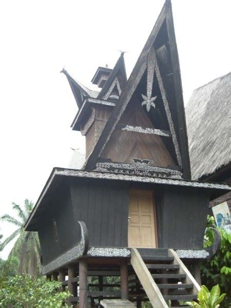 wowindonesiawow: rumah adat batak karo, sumatera utara