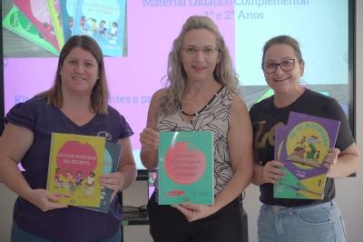 Alunos Do E Anos Da Rede Municipal Recebem Livros Do Programa