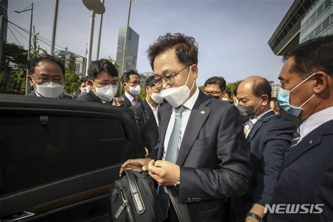 출근 못한 강석훈 신임 산업은행 회장 네이트 뉴스