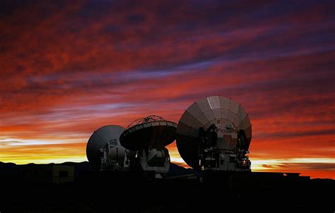 1024px ALMA Prototype Antennas At The ALMA Test Facility Naked