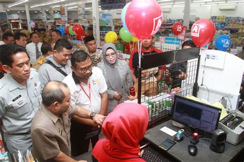 Bank Sulselbar Alfa Group Buka Layanan Bayar Pajak Motor SINDO Makassar