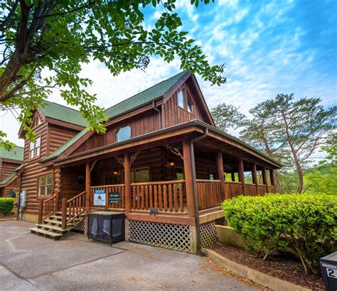 Almost Heaven Cabin in Sevierville w/ 4 BR (Sleeps10)