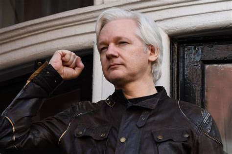 Arrestan A Julian Assange Fundador De Wilileaks