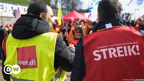 German Unions Employers Reach Public Sector Pay Agreement DW 04 23