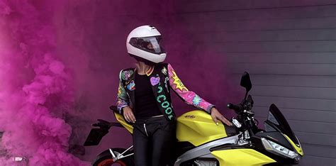 Dominika Z In My Moto World Spe Ni Am Swoje Najwi Ksze Motoryzacyjne