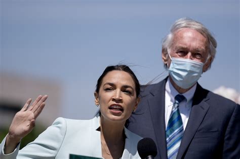 Ocasio Cortez Progressives Push Anew For Green New Deal Bloomberg