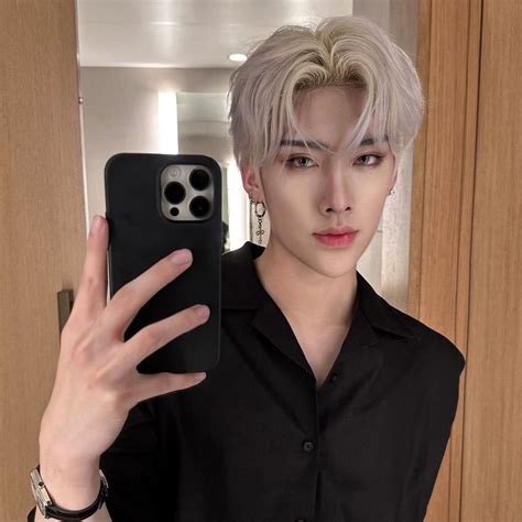 Ricky Zb Zerobaseone Mirror Selca Icon Corea