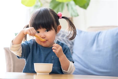 3歳の子がご飯を食べないその理由と効果的な対処法を徹底解説！ ママリ