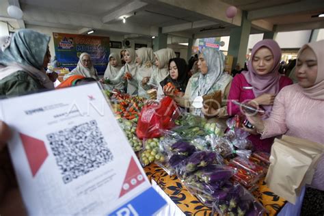 Jumlah Transaksi Menggunakan Qris Di Indonesia Antara Foto