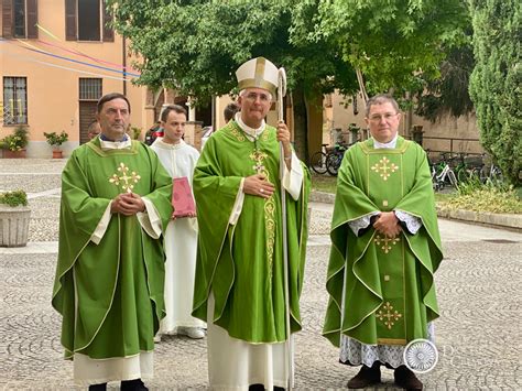 A Sospiro Lingresso Di Don Ernesto Marciò Nuovo Parroco Dellup Madre