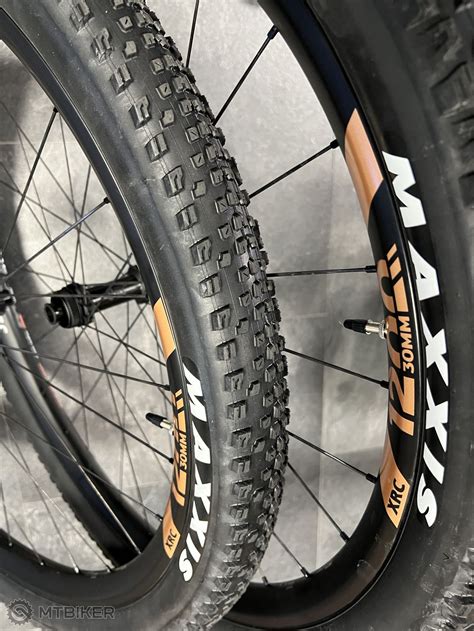 Dt Swiss Xrc Mm Maxxis Koles Na Horsk Bicykel