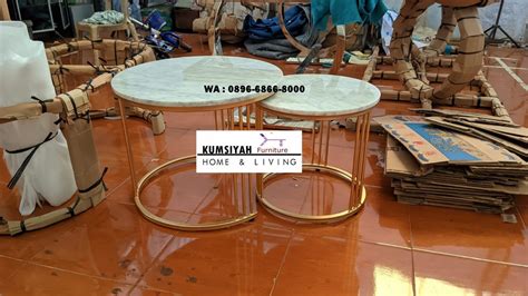 Top Marmer Carrara Meja Tamu Bundar Stainless Jeruji Gold Unik