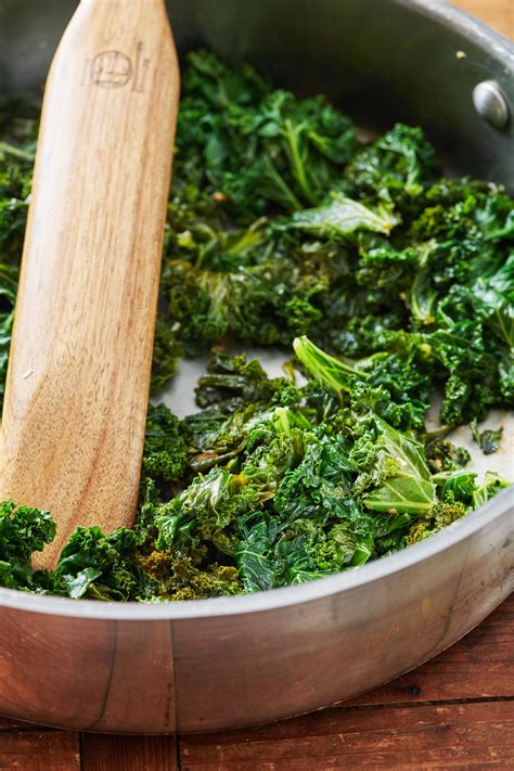 How To Cook Kale Simple Easy Saut Ed Kale Recipe The Mom