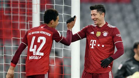 Robert Lewandowski Zakończy Karierę W Bayernie Bundesliga Przegląd