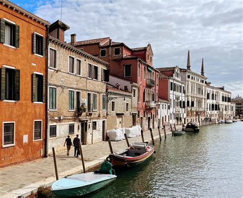 Cannaregio, Venice's Most Relaxing District - Lions in the Piazza