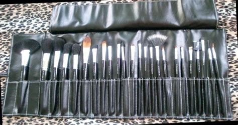 MAC, Bobbi Brown Brush Sets and tools : M-A-C Professional M.A.C. makeup brush set, 24 pc! NEW