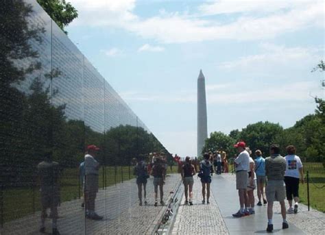 History of the "Wall:" Vietnam Veterans Memorial in Washington, D.C ...