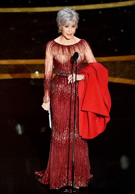 Jane Fonda At Oscars 2020: Debuts Short, Silver Hairstyle In Red Gown ...