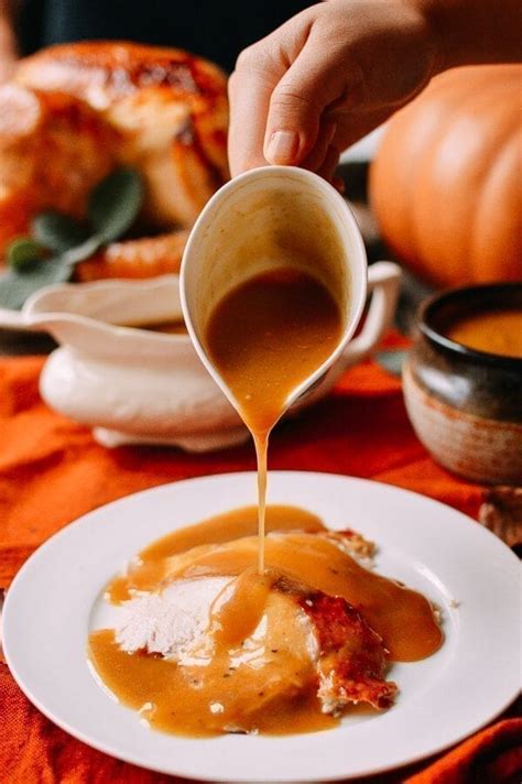 The Perfect Turkey Gravy Recipe: Three Ways