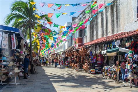 Playa Del Carmen Ensuring Street Vendors Follow Rules For Better