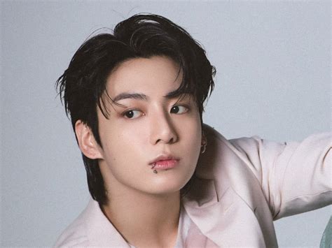 Jungkook Bts Raih Sertifikasi Platinum Pertamanya Di Jepang Dengan Golden