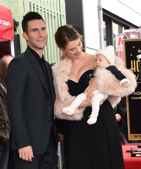 Photo Adam Levine Avec Sa Femme Behati Prinsloo Et Sa Fille Dusty