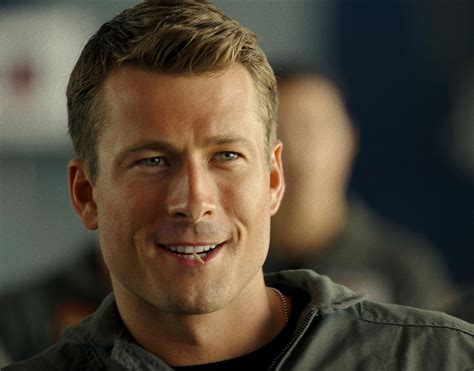 Film Miles Teller Glen Powell At The Top Of Their Game In Top Gun