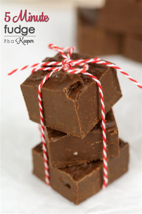 Super Easy 5 Minute Fudge Recipe It Is A Keeper Fudge Easy Easy Christmas Candy Recipes 5