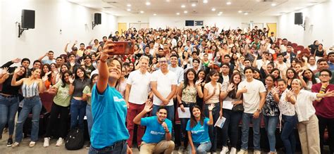 Programa de ONU brindó conferencia sobre voluntariado a estudiantes del