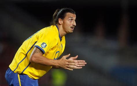 top footballer wallpaper: Zlatan Ibrahimovic Sweden Jersey Pictures