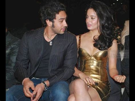 See Kangana Ranaut Rare Pictures With Alleged Ex-flames Ajay Devgn ...