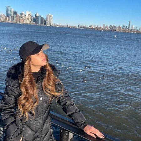 Yanet Garcia String Bikini Posing Leaves You Dumbfounded