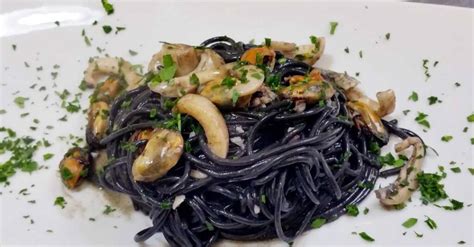 Spaghetti Al Nero Di Seppia Con Cozze E Calamari Il Segreto Per Farli