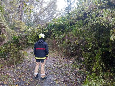 Controlados Los Efectos Del Hurac N Kirk En Ponferrada Ca Da De