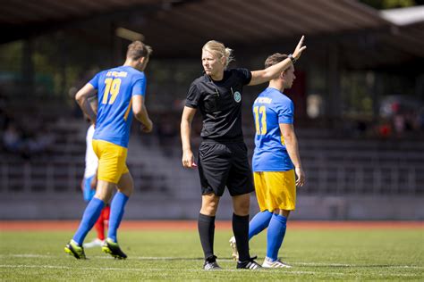 Mirka Derlin Ist DFB Schiedsrichterin Des Jahres Shfv Kiel De