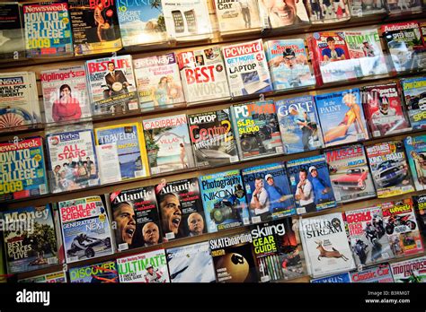 Magazine stand hi-res stock photography and images - Alamy