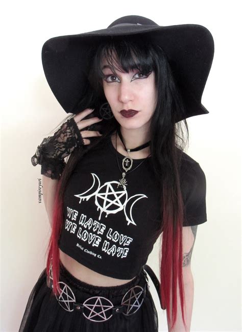 Vampire Yuri Wiccan Girl