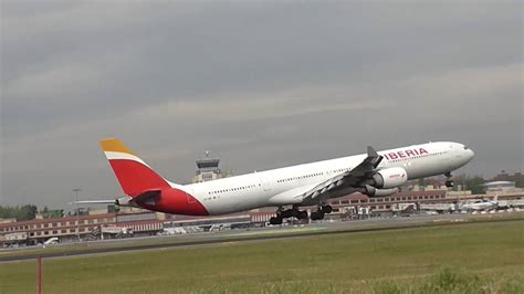 Iberia Ec Iqr Airbus A Landing At Madrid Barajas Mad Youtube