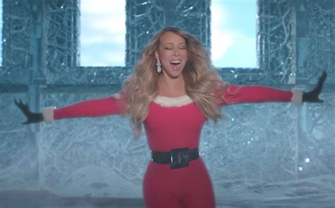 Mariah Carey Officially Welcomes the Holiday Season in Festive Video: 'It's Time!' : r/Fauxmoi