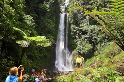 Air Terjun Bertingkat Keindahan Alam Yang Memikat Di Kabupaten