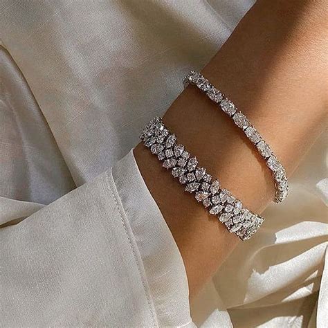 Aggregate more than 78 diamond bracelet photo super hot - 3tdesign.edu.vn