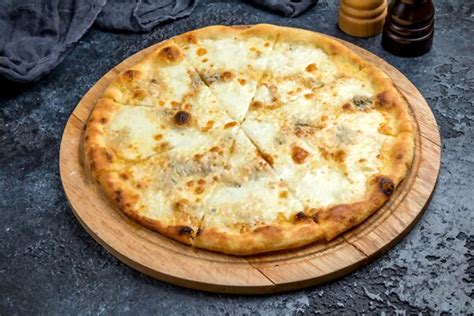 Disfruta De Una Deliciosa Pizza 4 Quesos Embarazada