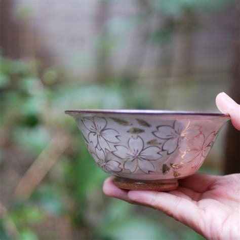 ご飯茶碗 桜 白・金彩（a 陶器 京焼・清水焼 茶碗・めし碗 Shun 通販｜creemaクリーマ 15619768