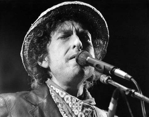 Bob Dylan Finally Gets His Hands On His Nobel Literature Prize