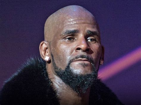 R. Kelly Pushes for Prison Release, Claims He's Target of Aryan Gang ...