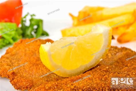 Detail Eines Wiener Schnitzel Auf Dem Teller Stock Photo Picture And