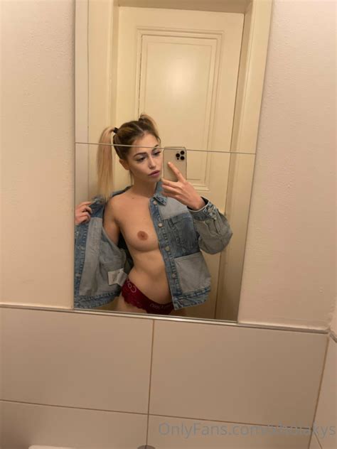 Onlyfans Xholakys Nude Photo The Fappening Leaked Photos